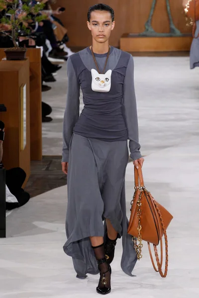 Look 25